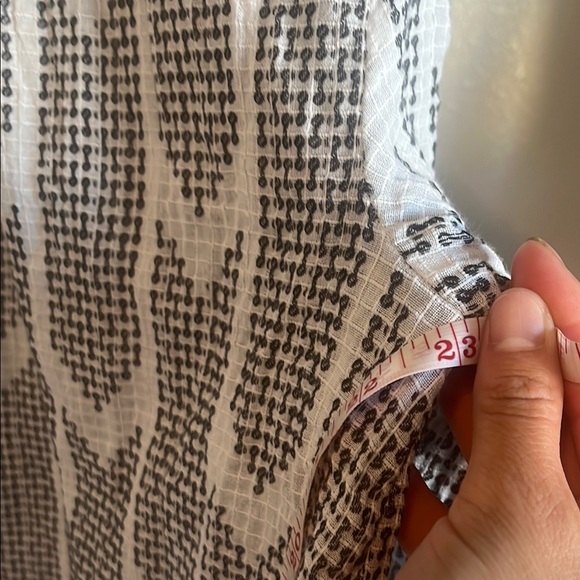 Anthropologie DRA Los Angeles White & Black Arrow Tie Front Blouse - Picture 5 of 6